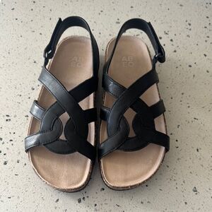 ABEO Lanai (Lacy) Women’s Size 9 Black Leather Sandals Comfortable Casual NWOB